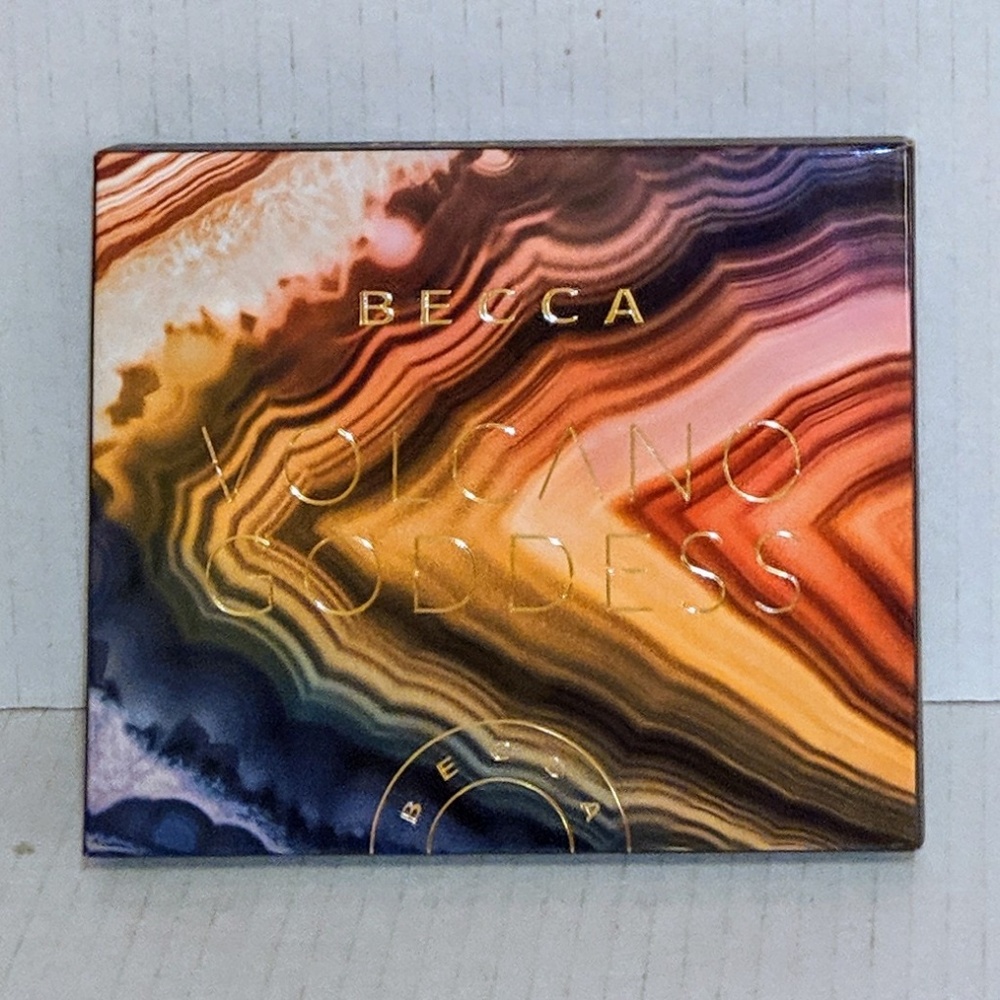 π BECCA Volcano Goddess Eyeshadow Palette - Picture 2 of 5